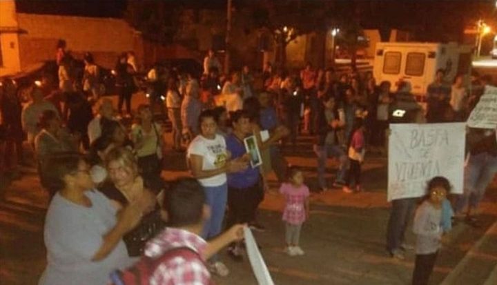 Rosario de la Frontera | Marcha por mejoras en el hospital Melchora Figueroa de Cornejo