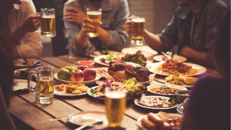 Comida y alcohol | Cómo lidiar con los excesos del Mundial y de las fiestas de fin de año