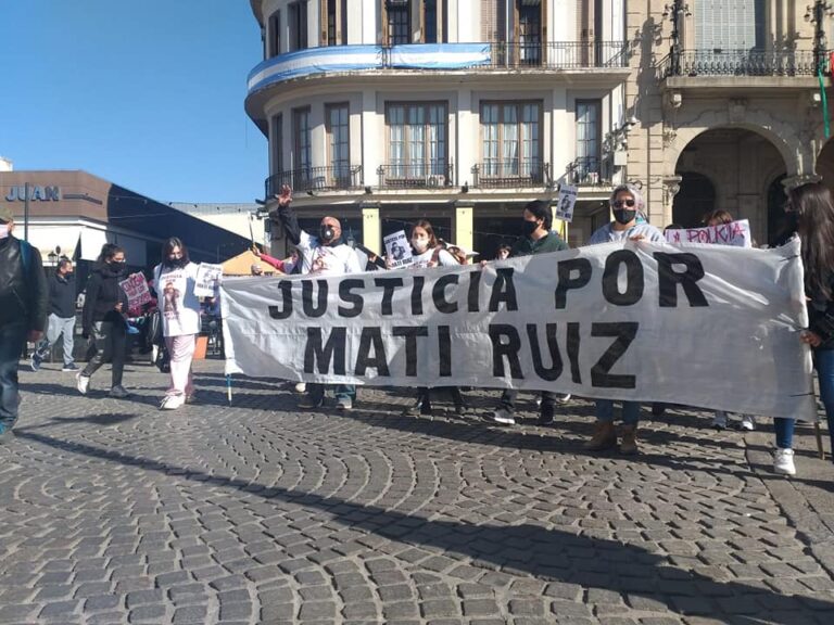 Pidió ayuda, recibió un trato denigrante y murió | Amplían acusación contra policías salteños imputados en la causa Matías Ruíz