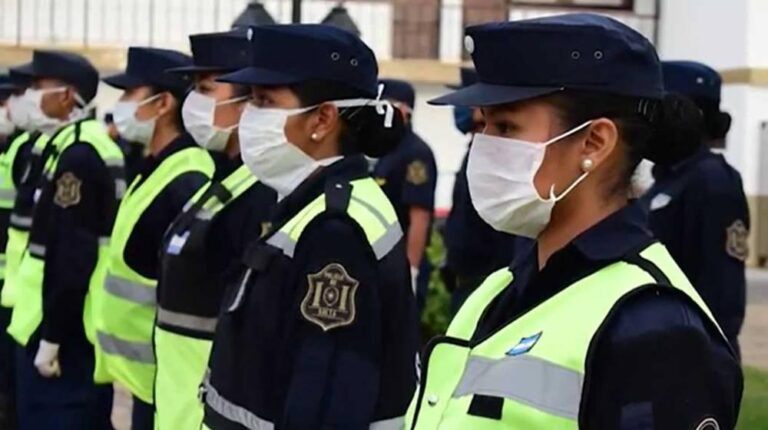 Salta | Mujer policía denunció a un comisario por violencia de género: le dieron 25 días de arresto a ella