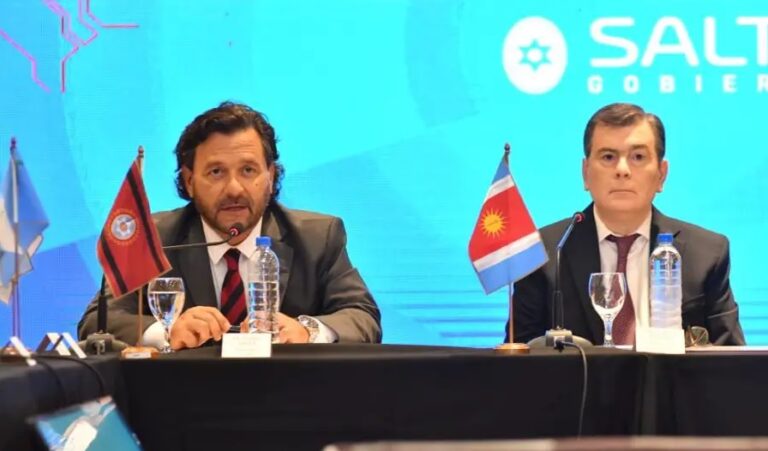 «Sin federalismo no hay país» | El gobernador de Santiago del Estero apoyó al salteño Sáenz en el conflicto con Nación