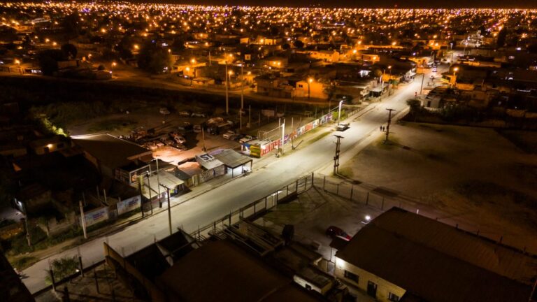 Capital salteña | Colocaron luces Leds en barriadas de la zona sudeste